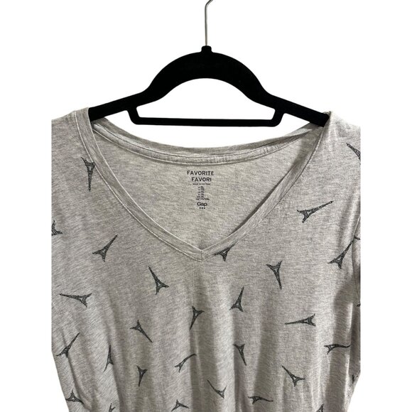 🌸3/$15🌸Gray V-Neck tee with Black Eiffel Tower Wrap sz XL - Picture 3 of 6